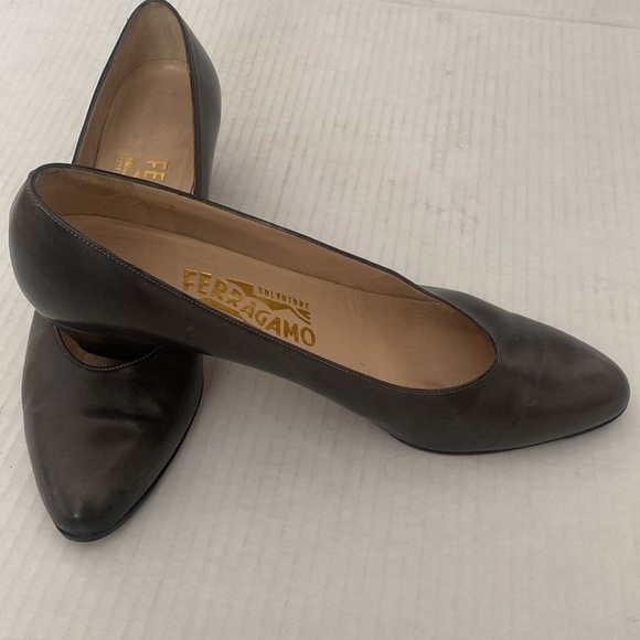Salvatore Ferragamo Made in Italy Dark Brown low heel leather shoes Size 7.5 AA - Picture 11 of 16
